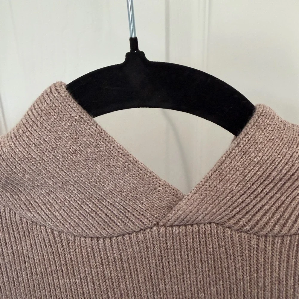 Auth. ✅ ALO Yoga Scholar Hooded Sweater in “Oatmeal Heather” Size Medium🤍🤎